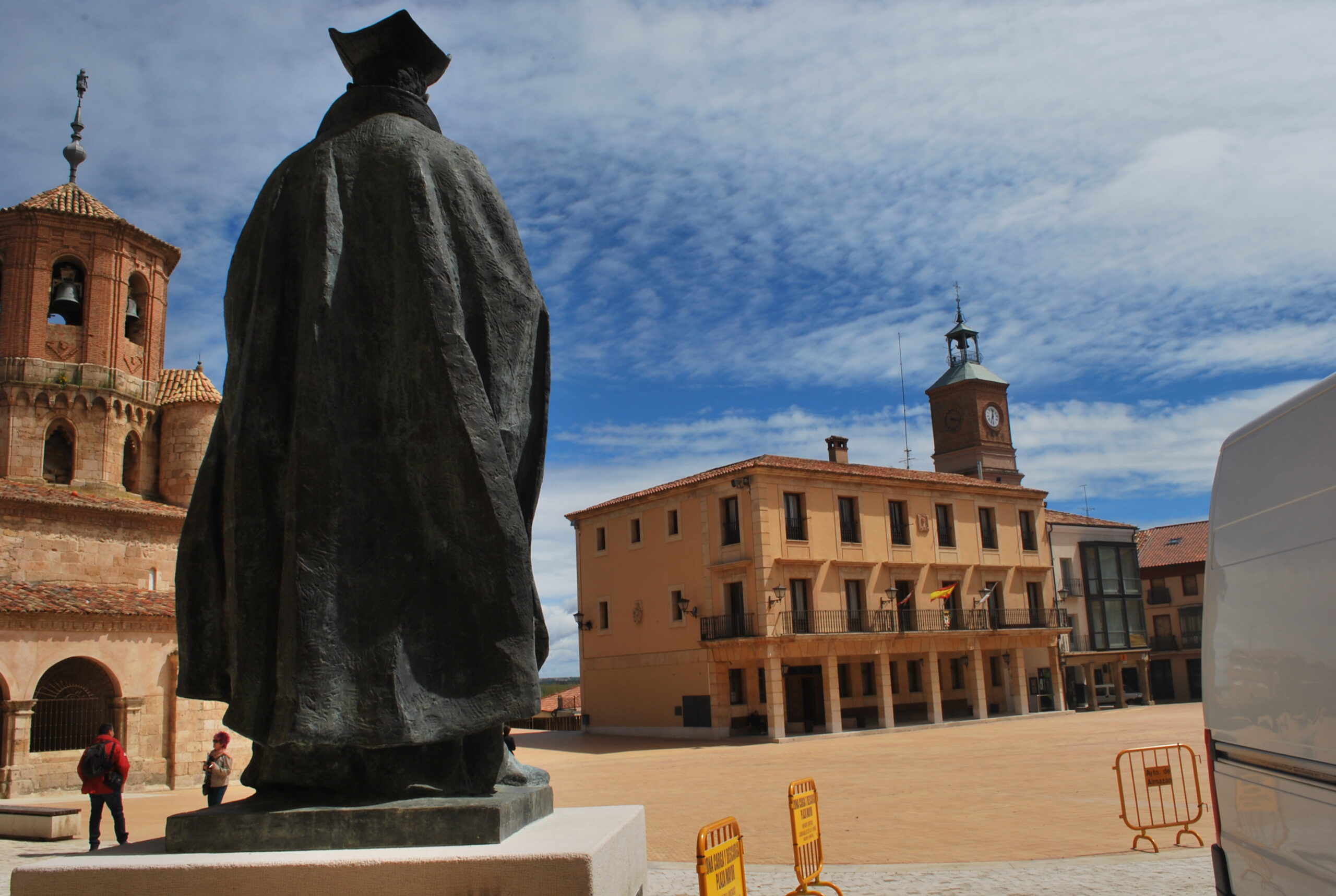Almazan (5)