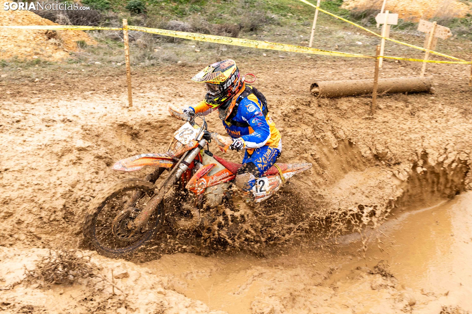 Cross Country de Almazán moto moteros barro circuito