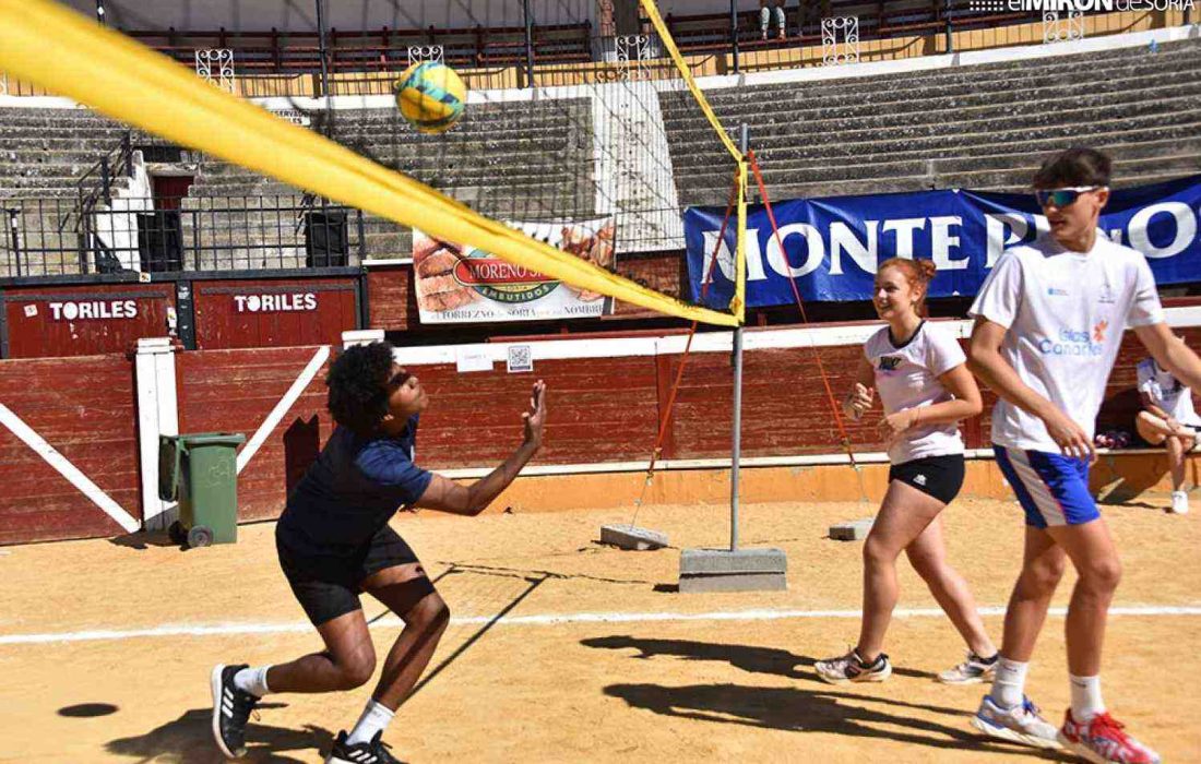 Tursoria. Torneo de voley plaza de Soria