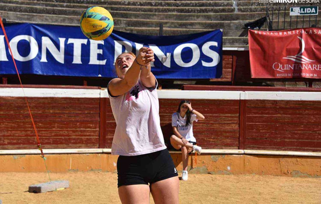 Tursoria. Torneo de voley plaza de Soria