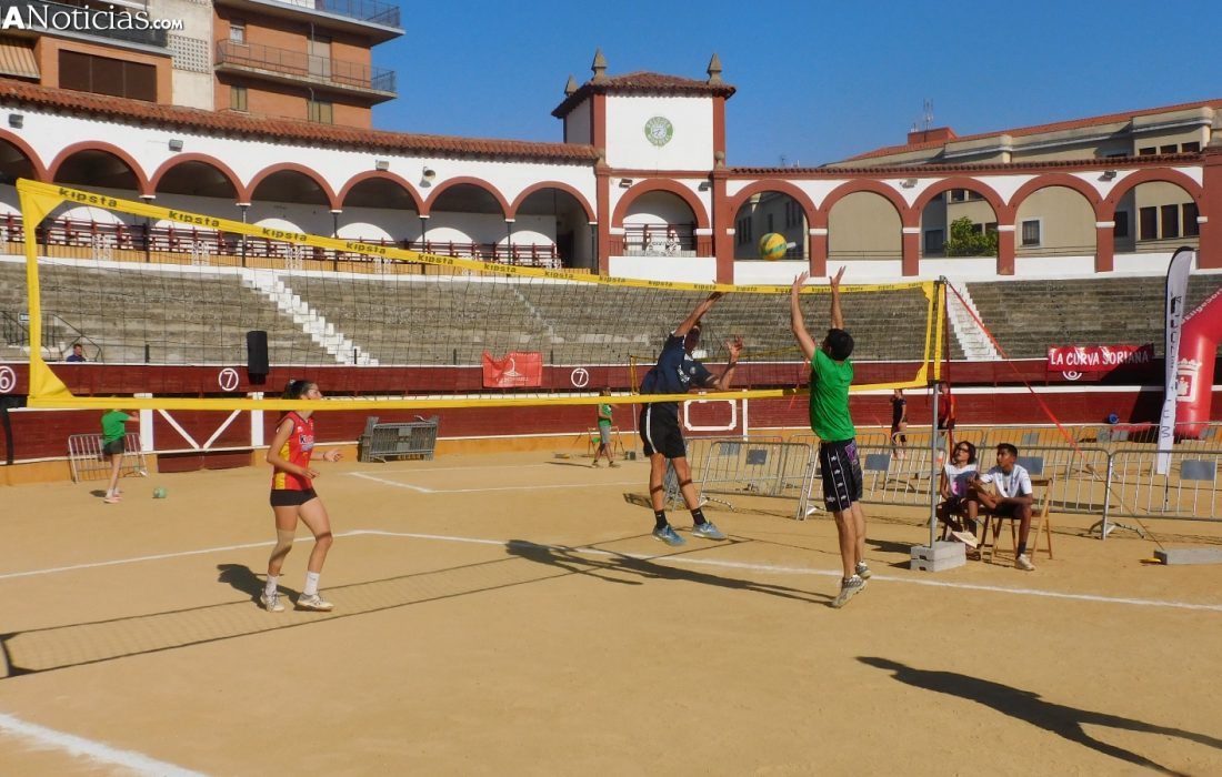 Tursoria. Torneo de voley plaza de Soria