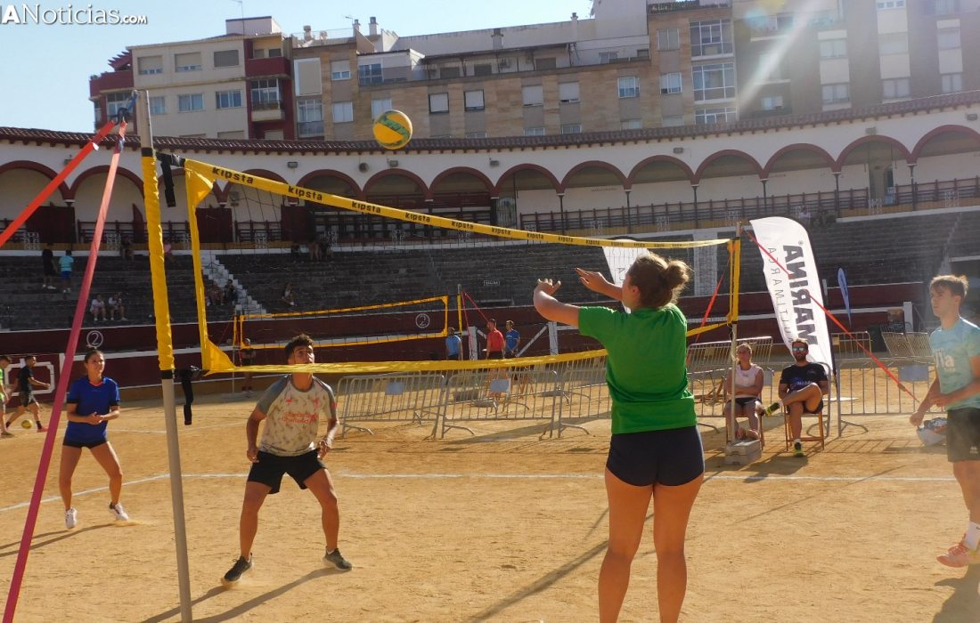 Tursoria. Torneo de voley plaza de Soria