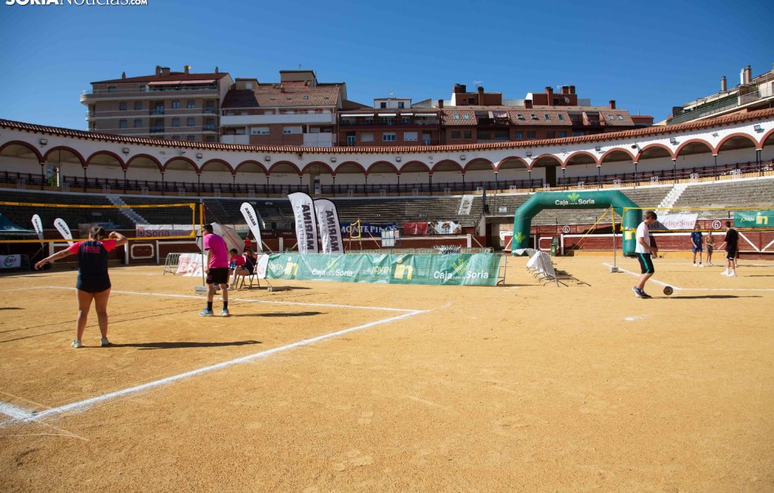 Tursoria. Torneo de voley plaza de Soria