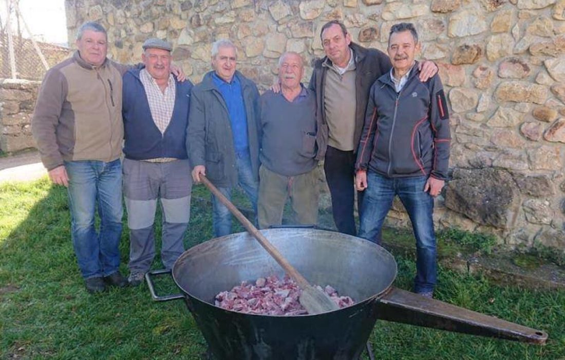Fiestas del Santo Cristo del Humilladero" en Sotillo del Rincón. Tursoria