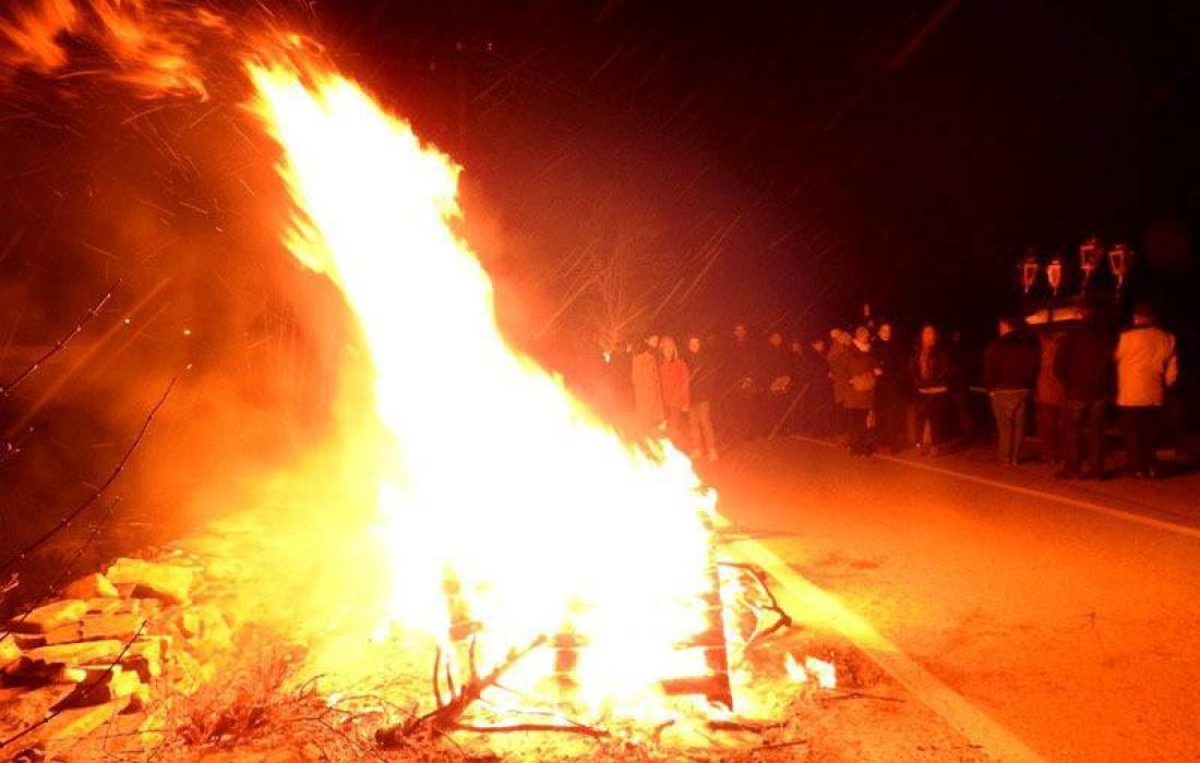Tursoria procesion de las hogueras